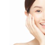 笑顔が素敵な女性