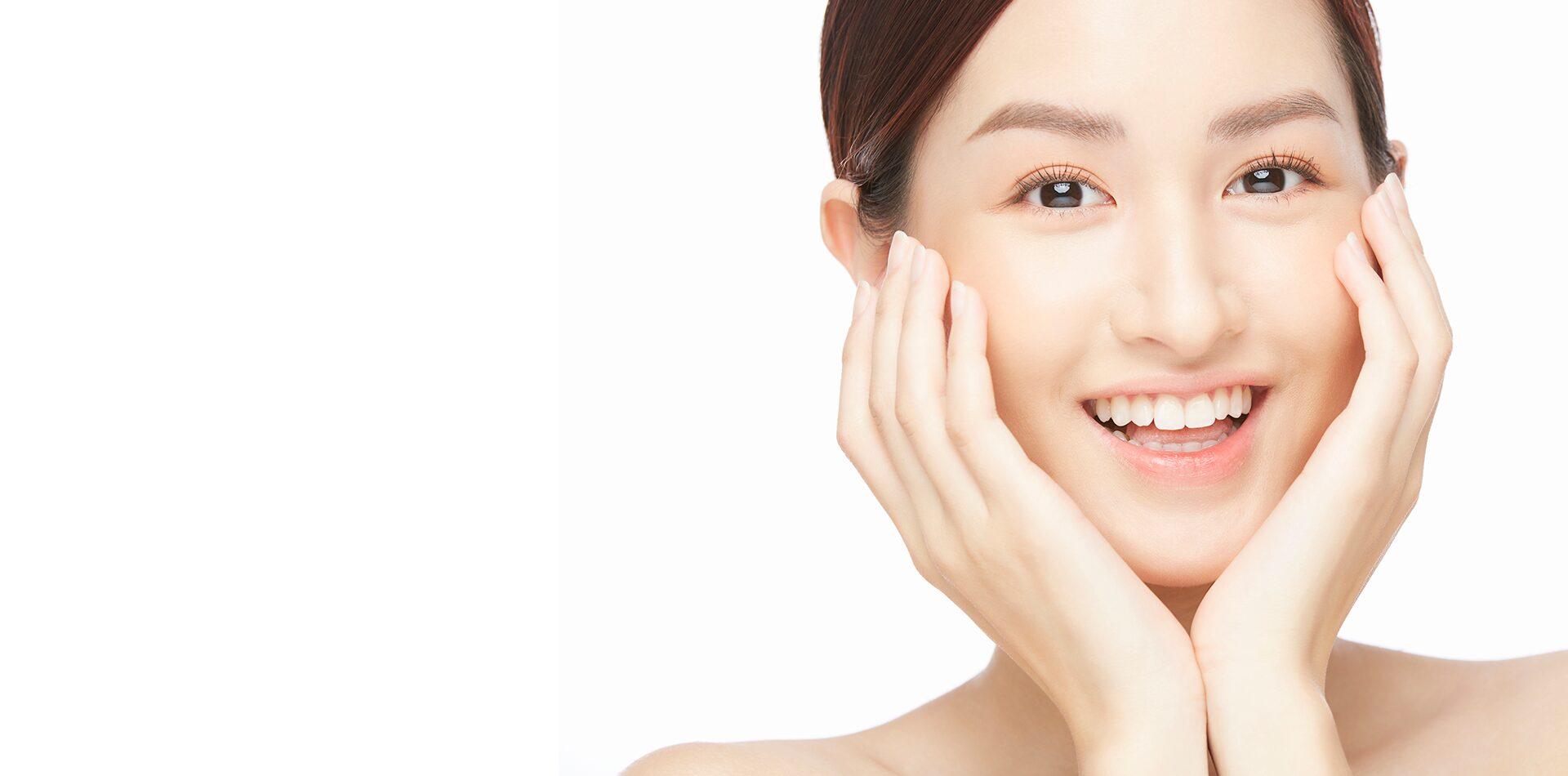 笑顔が素敵な女性